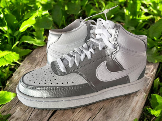 Tenis Nike Court Vision Mid para Dama - Blanco con Plata